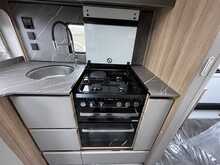 Bailey Alicanto Grande Deluxe Evora 2026 Caravan5