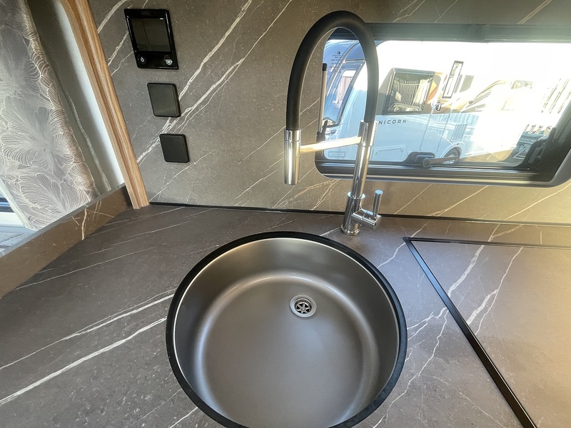 Bailey Alicanto Grande Deluxe Porto 2026 Caravan - Large 17