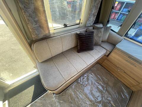 Bailey Alicanto Grande Deluxe Porto Caravan - N2140