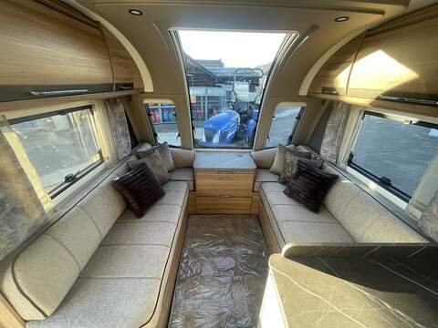 Bailey Alicanto Grande Deluxe Porto Caravan - N2140