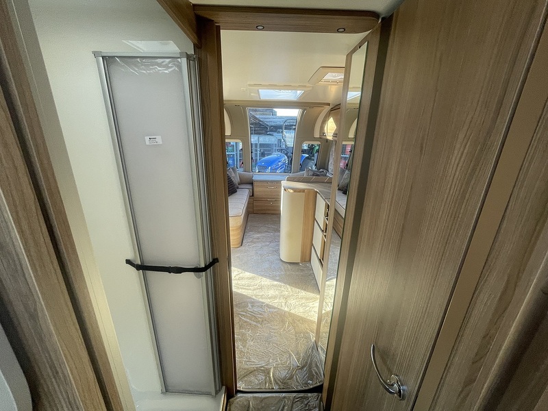 Bailey Alicanto Grande Deluxe Porto 2026 Caravan - Large 3