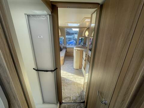 Bailey Alicanto Grande Deluxe Porto Caravan - N2140