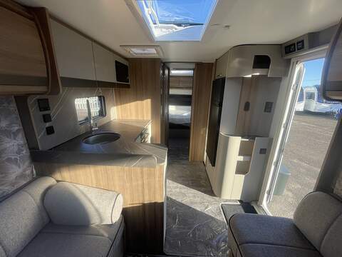 Bailey Alicanto Grande Deluxe Porto Caravan - N2140
