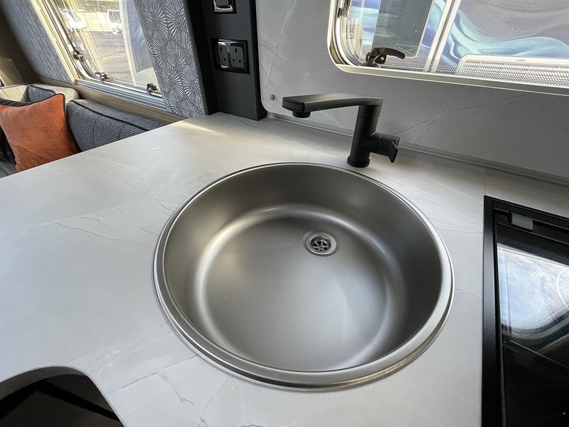 Bailey Pegasus Grande Black Edition Bologna 2026 Caravan - Large 18