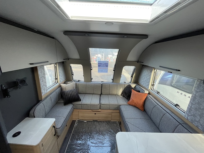 Bailey Pegasus Grande Black Edition Bologna 2026 Caravan - Large 3