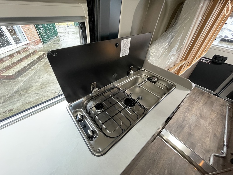 Carado CV602 Pro  Campervan - Large 11