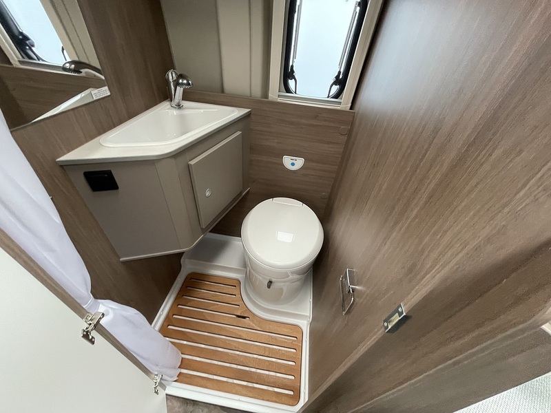Carado CV602 Pro  Campervan - Large 15