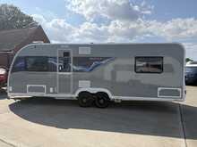 Bailey Pegasus Grande Black Edition Messina 2026 Caravan1