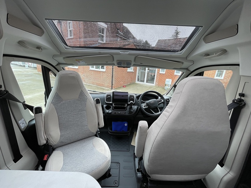 Carado CV600 Pro +  Campervan - Large 3