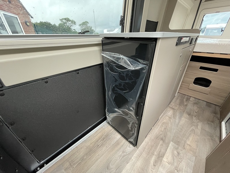 Carado CV600 Pro +  Campervan - Large 9