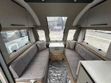 Bailey Phoenix Black Edition 440 2026 Caravan3