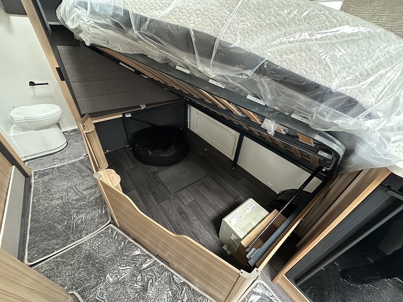 Bailey Phoenix Black Edition 440 2026 Caravan - Large 15