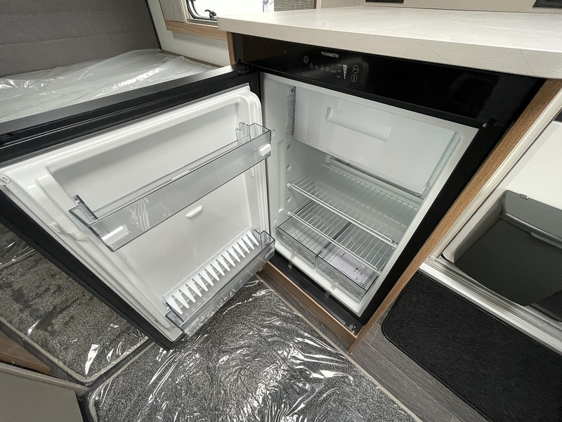 Bailey Phoenix Black Edition 440 2026 Caravan - Large 10