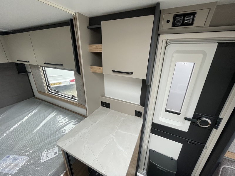 Bailey Phoenix Black Edition 440 2026 Caravan - Large 11