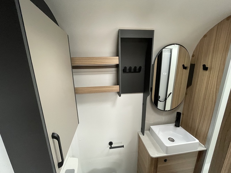 Bailey Phoenix Black Edition 440 2026 Caravan - Large 16