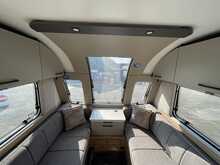 Bailey Phoenix Black Edition 640 2026 Caravan7