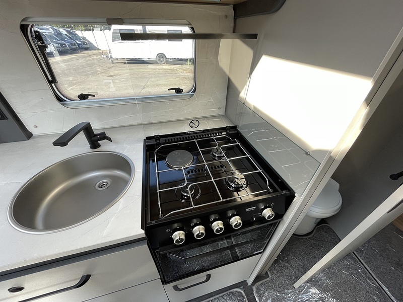 Bailey Phoenix Black Edition 640 2026 Caravan - Large 9