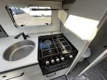 Bailey Phoenix Black Edition 640 2026 Caravan9
