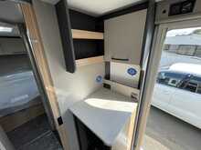 Bailey Phoenix Black Edition 640 2026 Caravan12