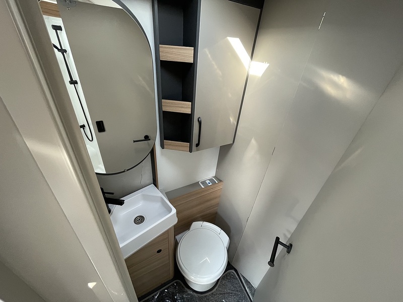 Bailey Phoenix Black Edition 640 2026 Caravan - Large 16