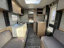 Bailey Phoenix Black Edition 640 2026 Caravan2