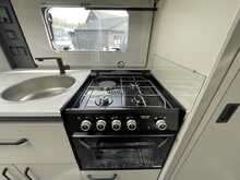 Bailey Phoenix Black Edition 640 2026 Caravan8