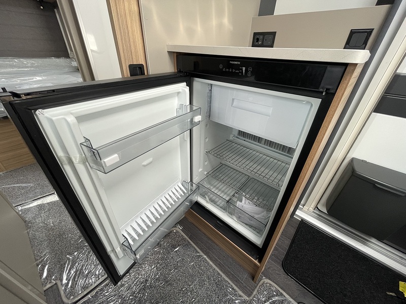 Bailey Phoenix Black Edition 640 2026 Caravan - Large 11