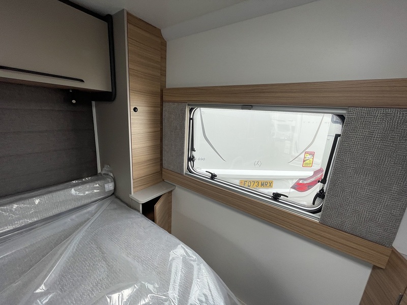 Bailey Phoenix Black Edition 640 2026 Caravan - Large 17