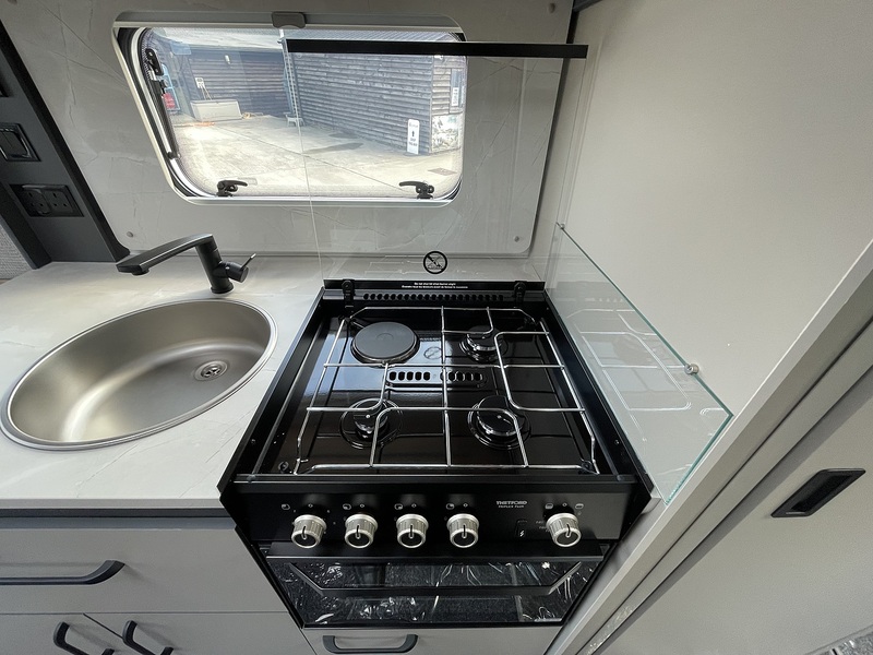 Bailey Phoenix Black Edition 640 2026 Caravan - Large 7