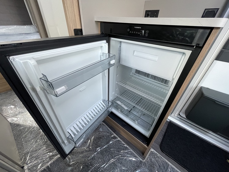 Bailey Phoenix Black Edition 640 2026 Caravan - Large 10