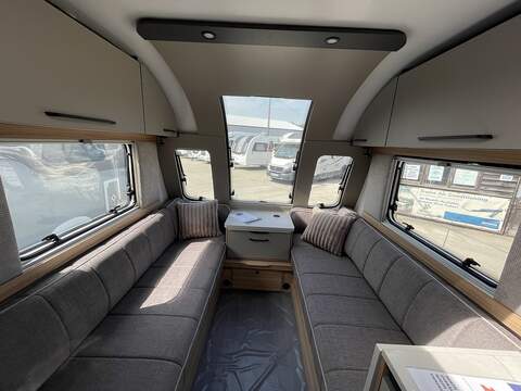 Bailey Phoenix Black Edition 640 Caravan - N2162