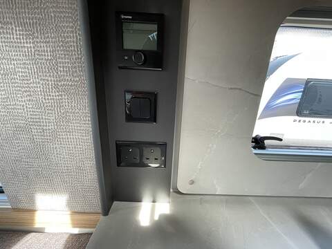 Bailey Phoenix Black Edition 640 Caravan - N2162