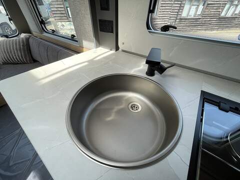 Bailey Phoenix Black Edition 640 Caravan - N2162