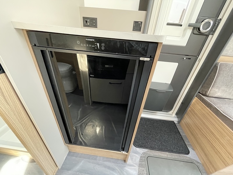 Bailey Phoenix Black Edition 640 2026 Caravan - Large 9