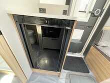 Bailey Phoenix Black Edition 640 2026 Caravan9