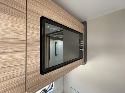 Bailey Phoenix Black Edition 640 Caravan - N2162