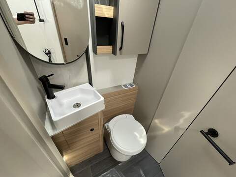 Bailey Phoenix Black Edition 640 Caravan - N2162