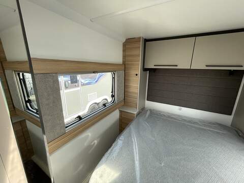 Bailey Phoenix Black Edition 640 Caravan - N2162