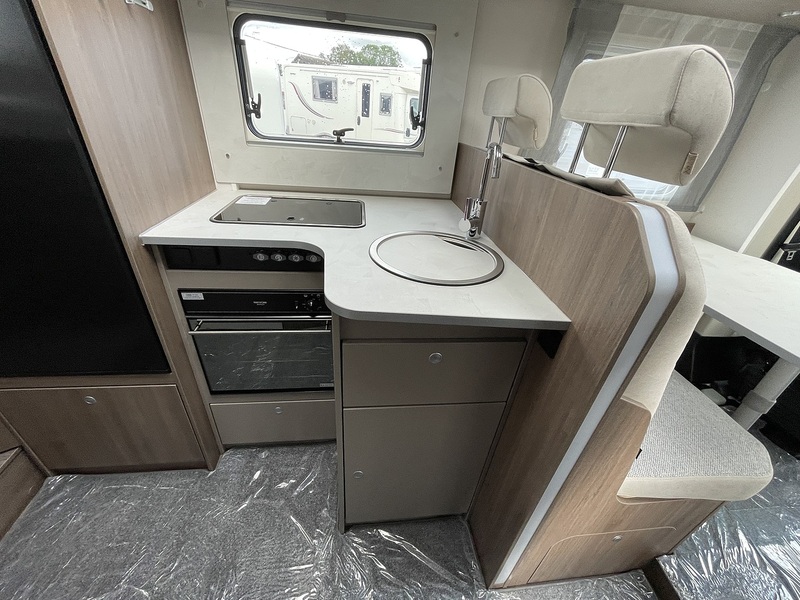 Carado T448  Motorhome - Large 8