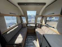 Bailey Phoenix Black Edition 642  Caravan6