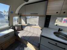Bailey Phoenix Black Edition 642  Caravan7