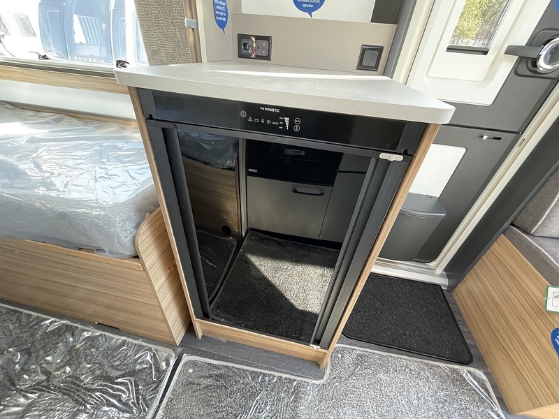 Bailey Phoenix Black Edition 642  Caravan - Large 16