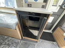 Bailey Phoenix Black Edition 642  Caravan16