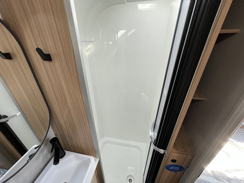Bailey Phoenix Black Edition 642  Caravan - Large 24
