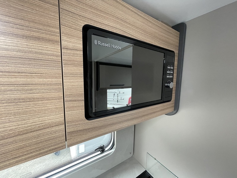 Bailey Phoenix Black Edition 642 2026 Caravan - Large 8
