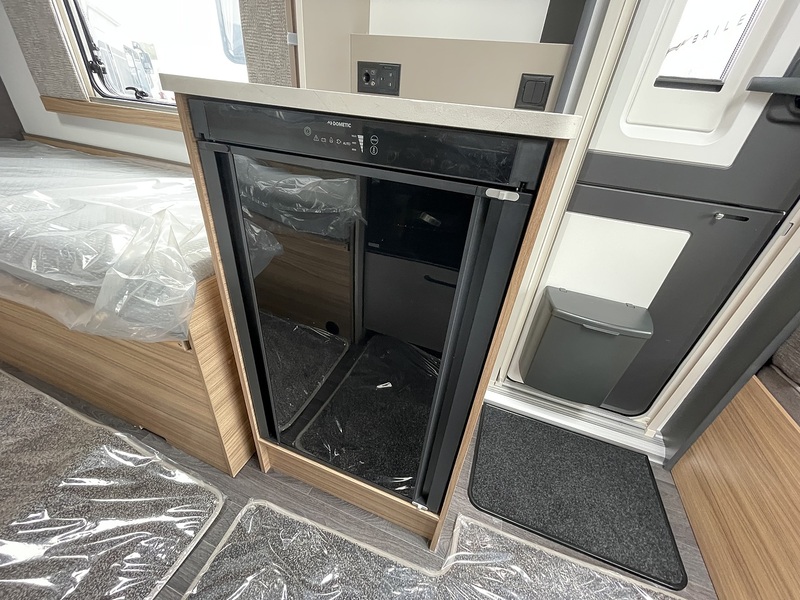 Bailey Phoenix Black Edition 642 2026 Caravan - Large 9