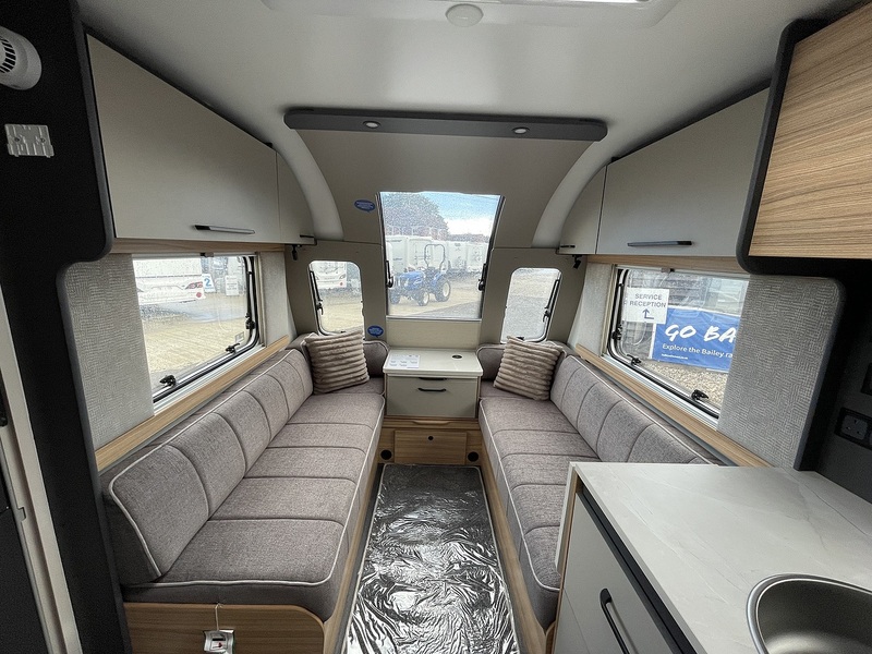 Bailey Phoenix Black Edition 644 2026 Caravan - Large 5