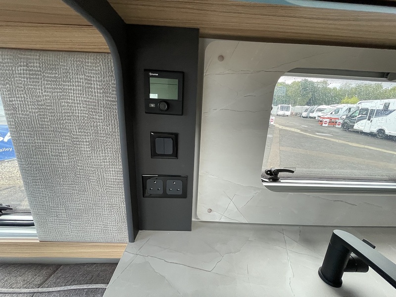 Bailey Phoenix Black Edition 644 2026 Caravan - Large 11