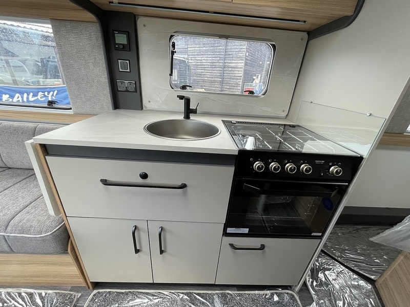Bailey Phoenix Black Edition 644 2026 Caravan - Large 7