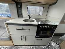 Bailey Phoenix Black Edition 644 2026 Caravan7